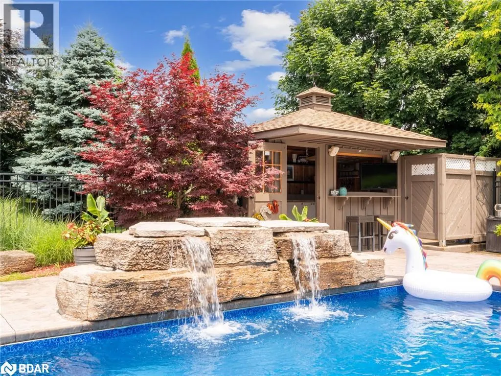 10 FOREST RIDGE Crescent