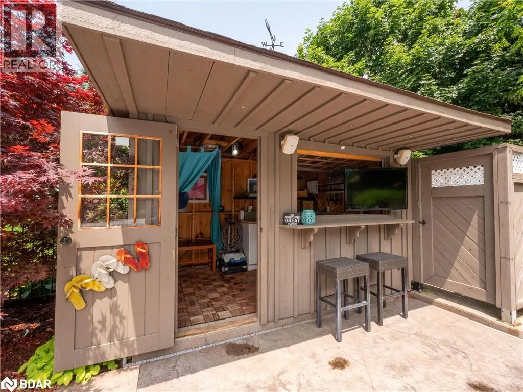 10 FOREST RIDGE Crescent