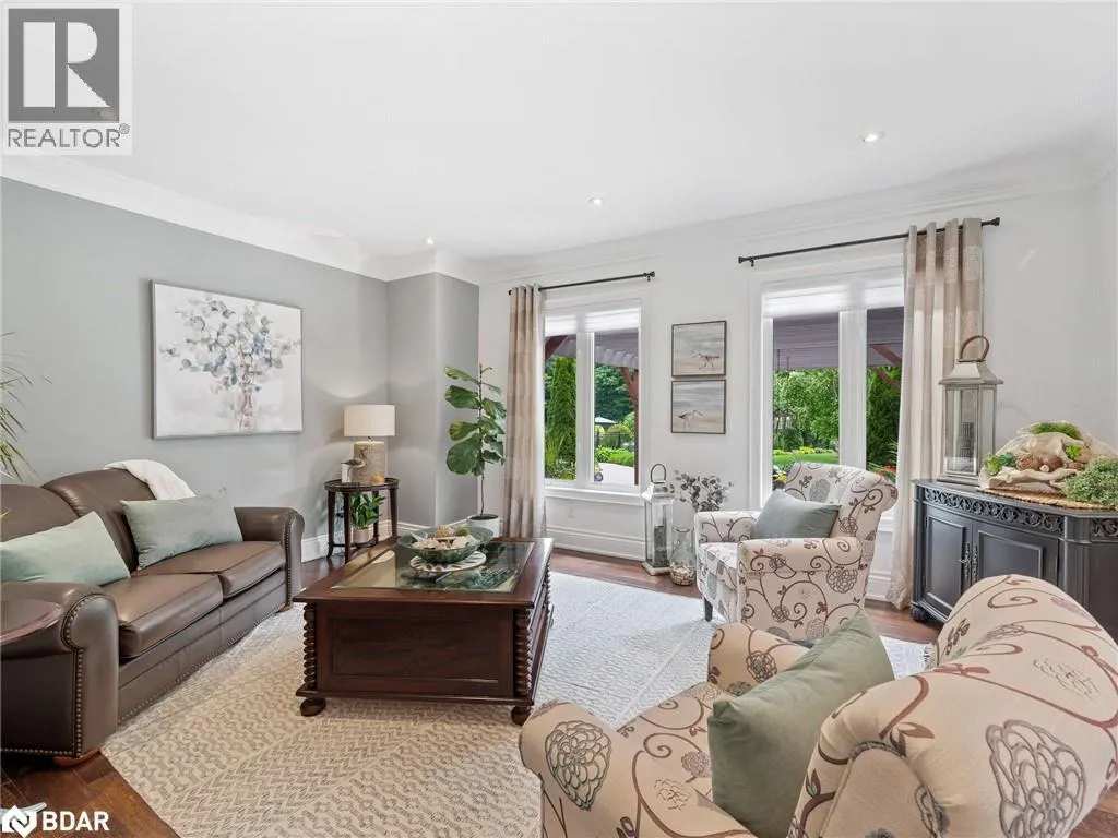 10 FOREST RIDGE Crescent
