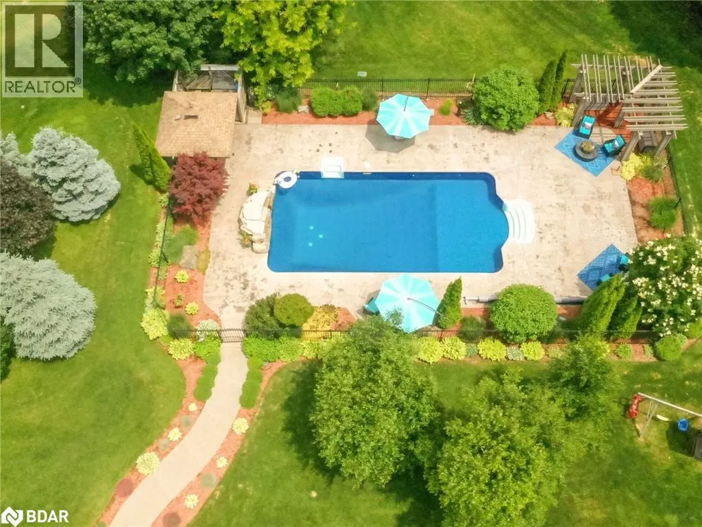 10 FOREST RIDGE Crescent