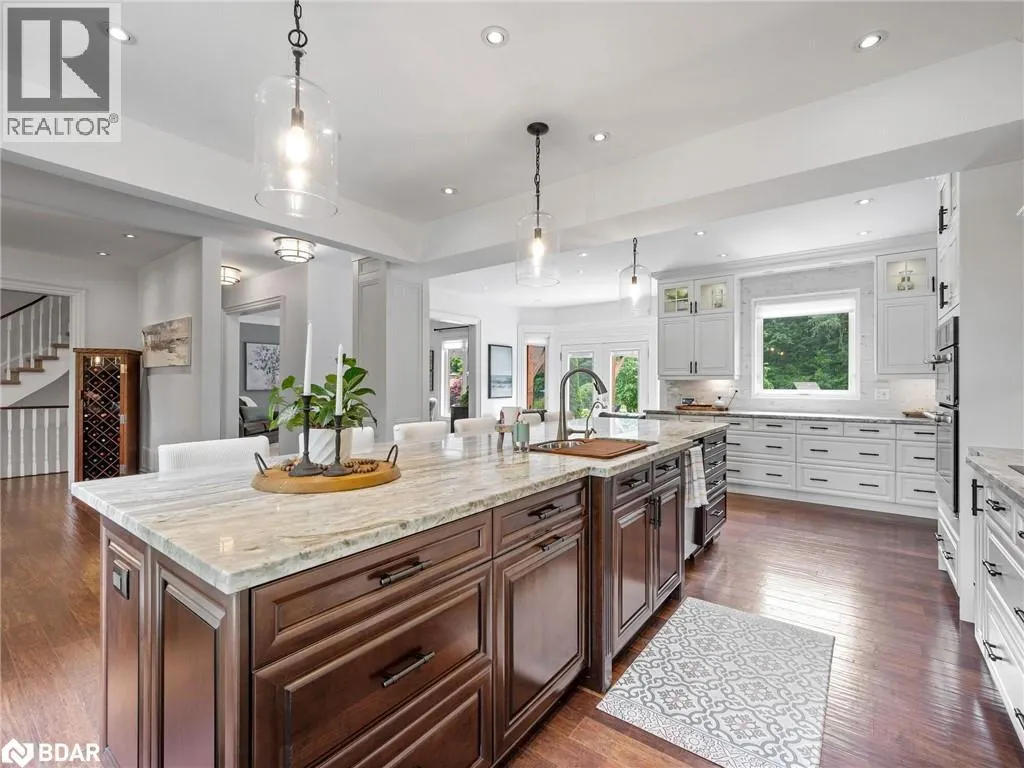 10 FOREST RIDGE Crescent