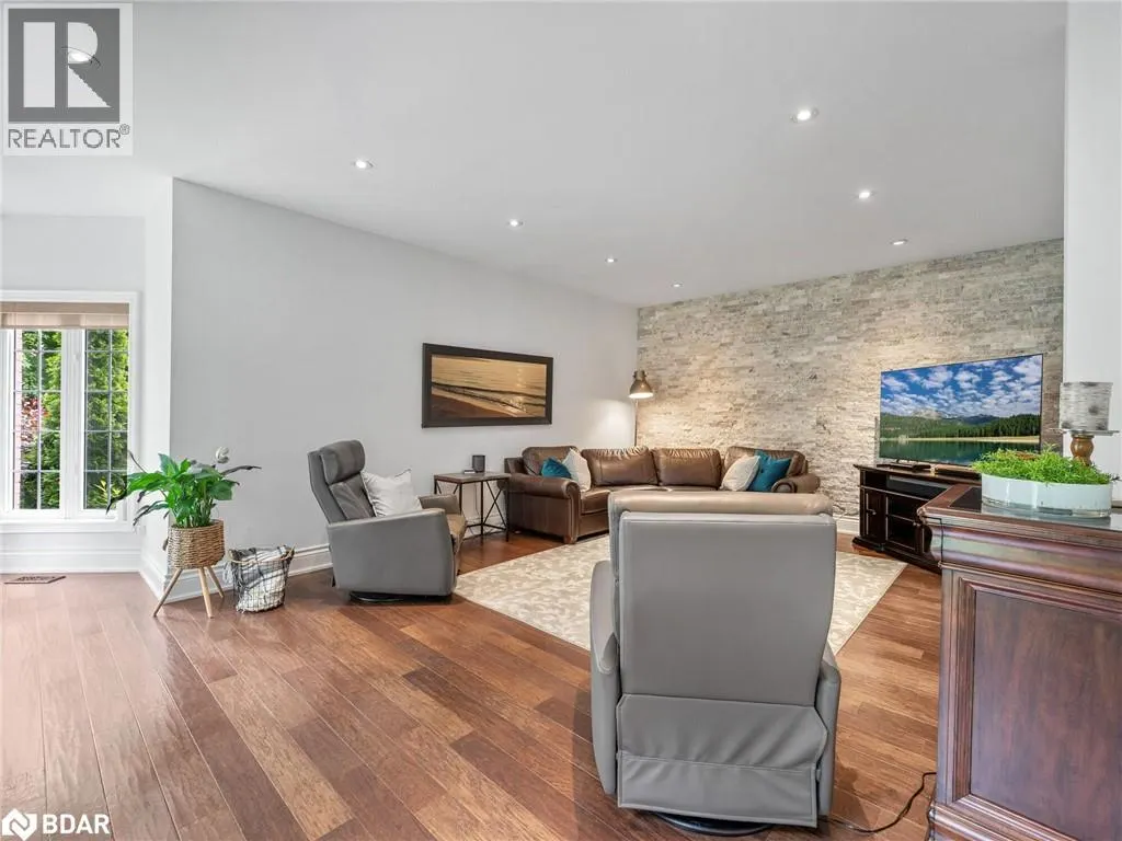 10 FOREST RIDGE Crescent