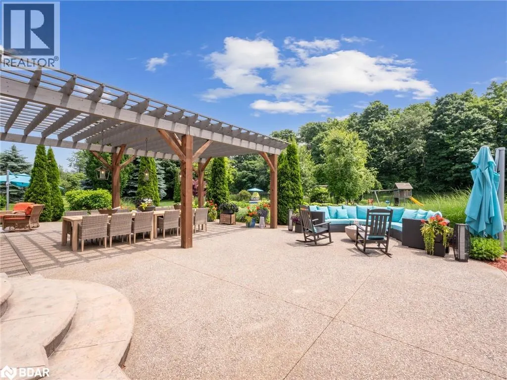 10 FOREST RIDGE Crescent