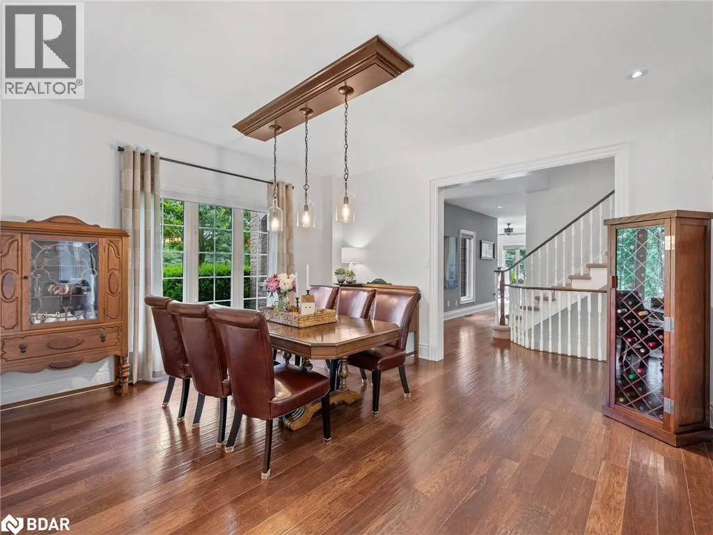 10 FOREST RIDGE Crescent