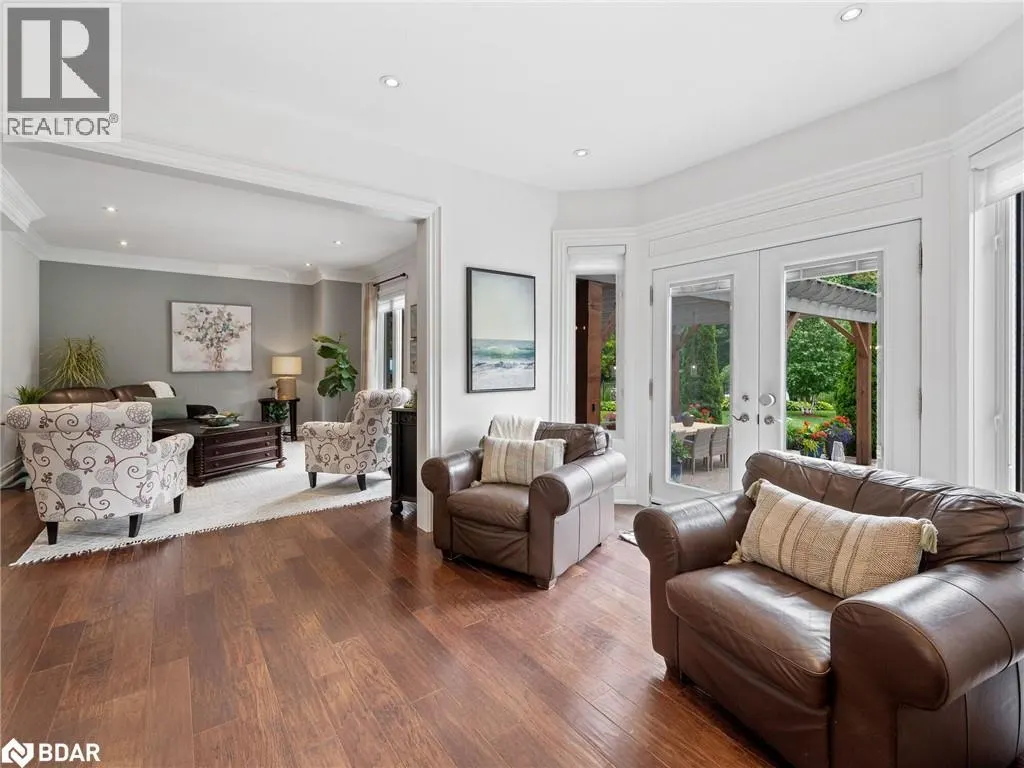 10 FOREST RIDGE Crescent