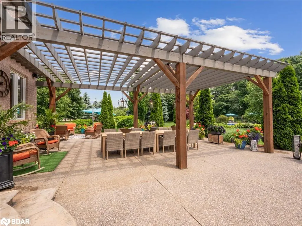 10 FOREST RIDGE Crescent