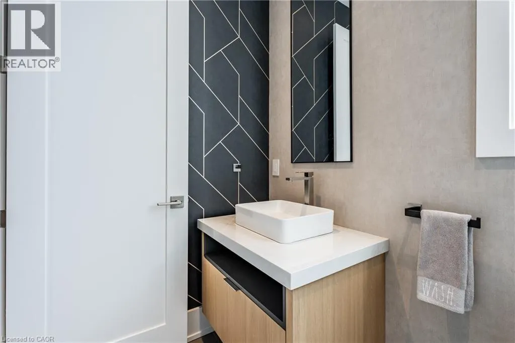 25 SHADYSIDE Avenue Unit# A, #A