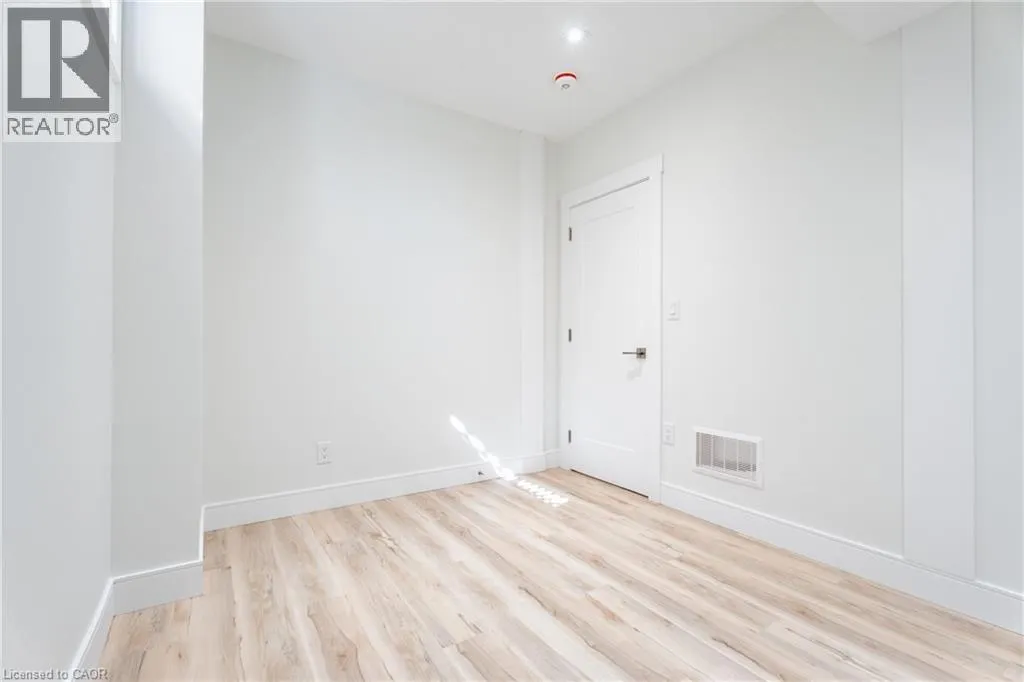 25 SHADYSIDE Avenue Unit# B, #B