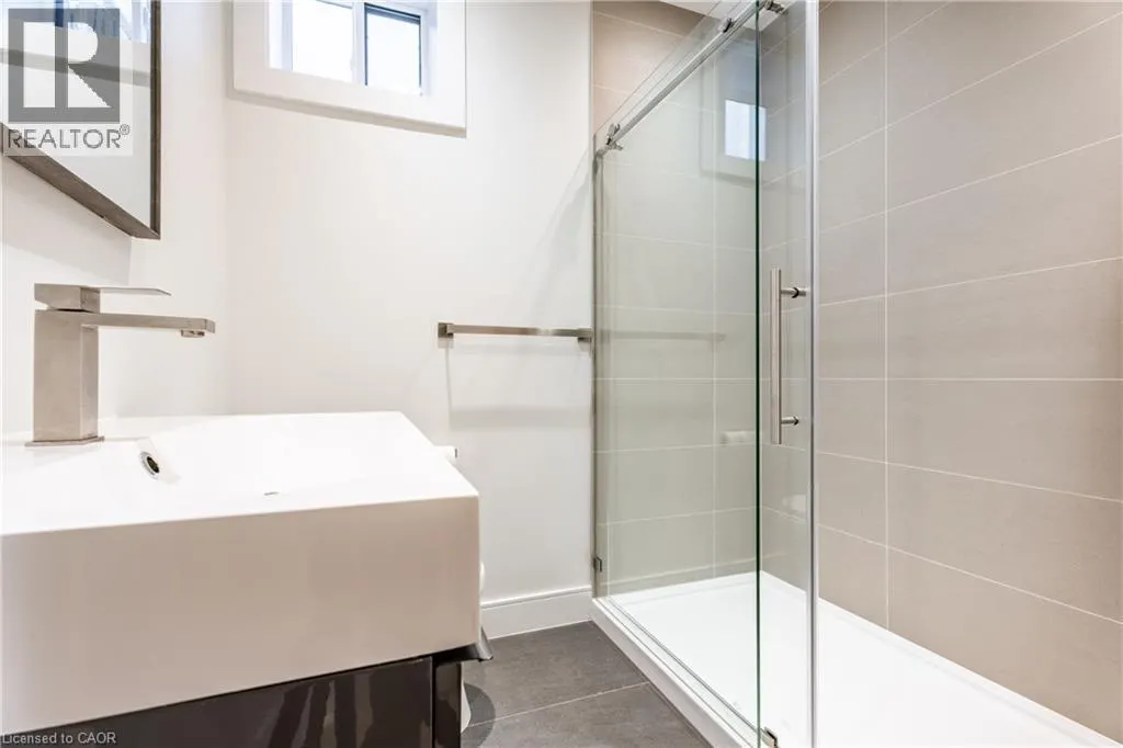 25 SHADYSIDE Avenue Unit# B, #B