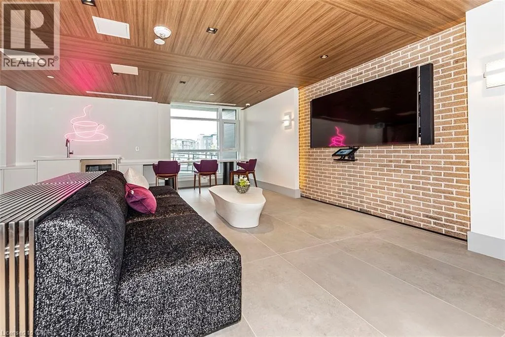 600 NORTH SERVICE ROAD Road Unit# 606, #606