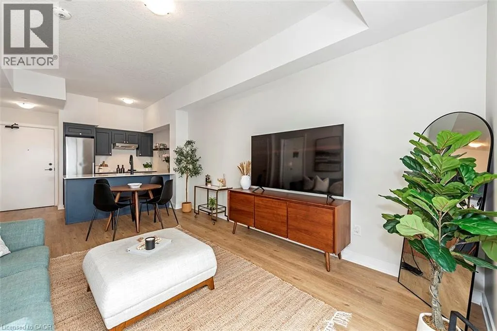 600 NORTH SERVICE ROAD Road Unit# 606, #606