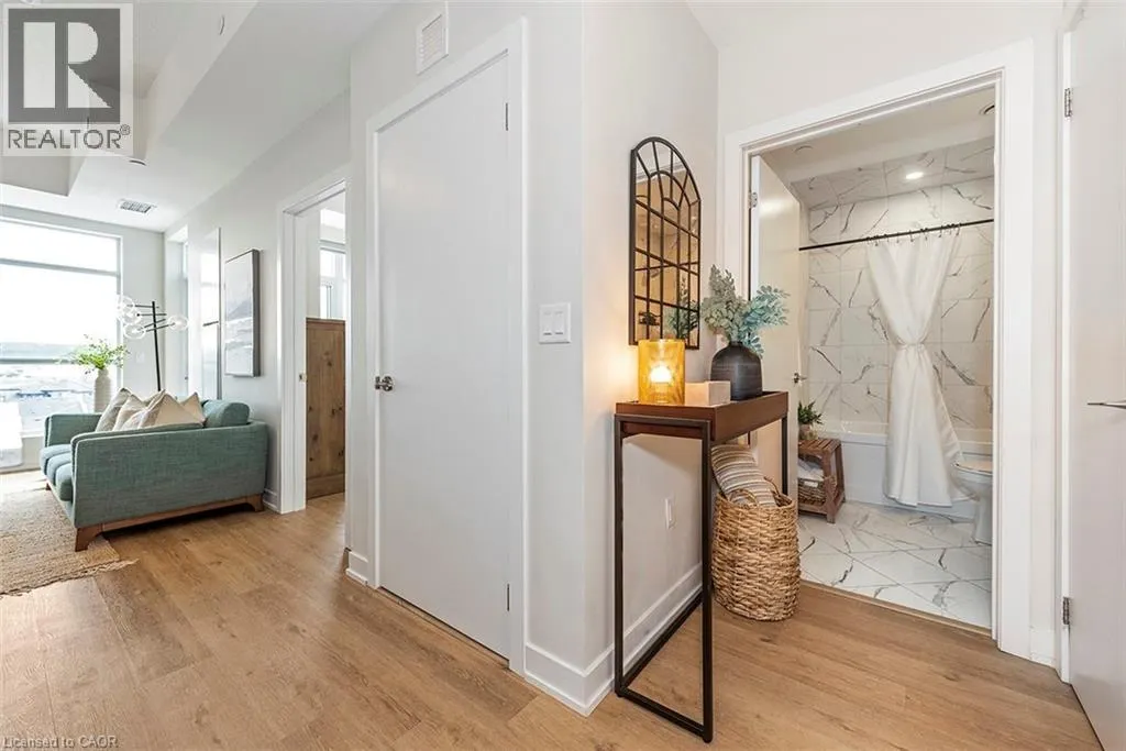 600 NORTH SERVICE ROAD Road Unit# 606, #606