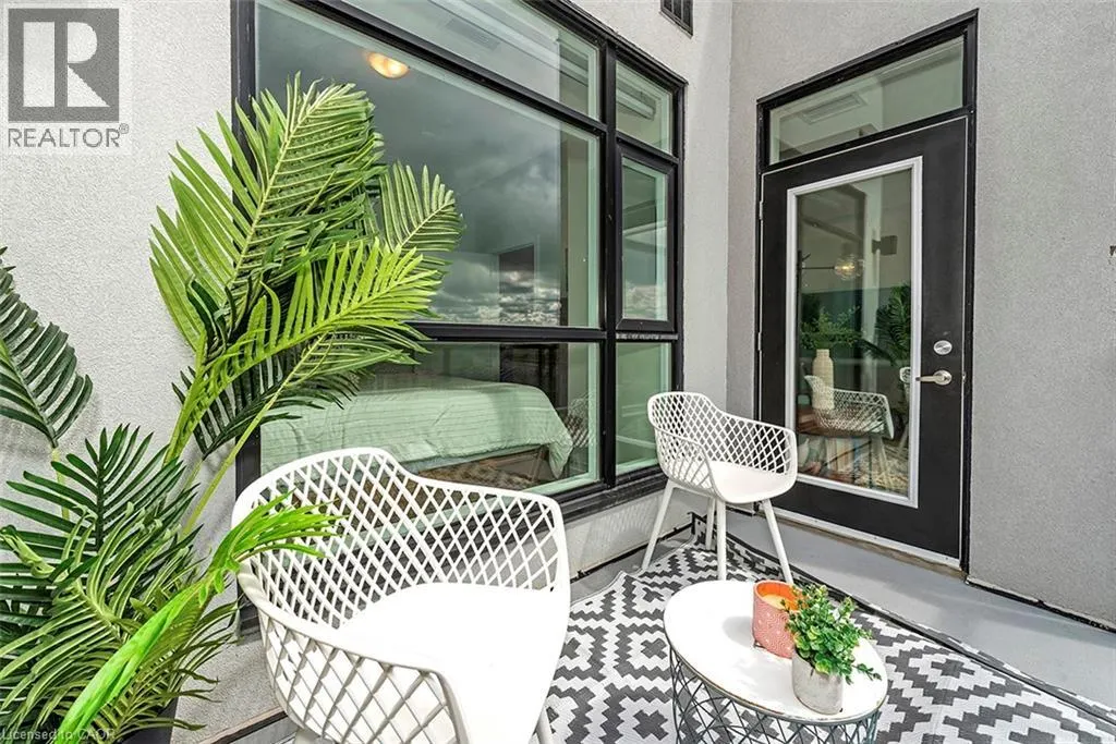 600 NORTH SERVICE ROAD Road Unit# 606, #606