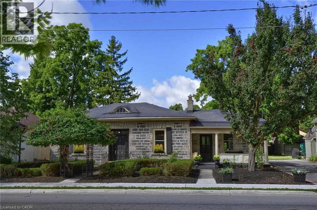 110 GRAND Avenue S
