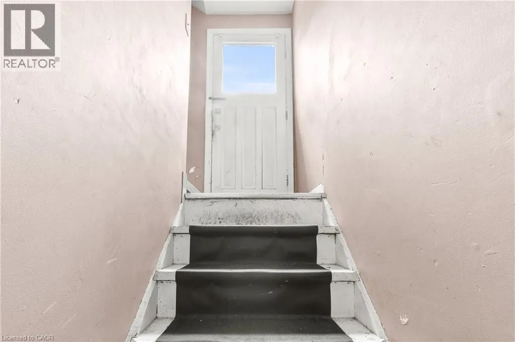 61 RADFORD Street