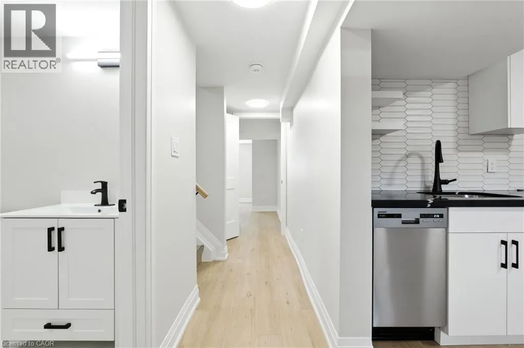 929 UPPER OTTAWA Street Unit# B, #B