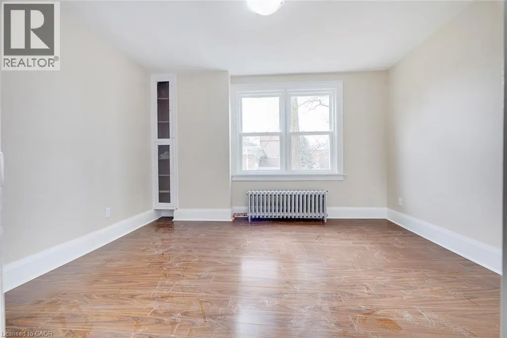 457 KING Street E