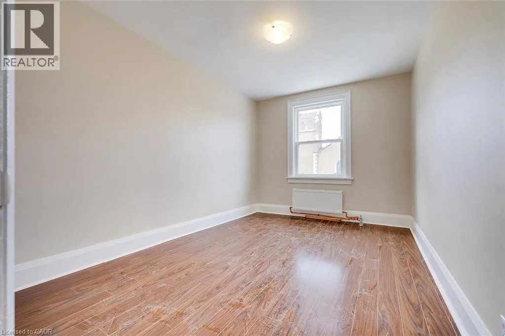457 KING Street E