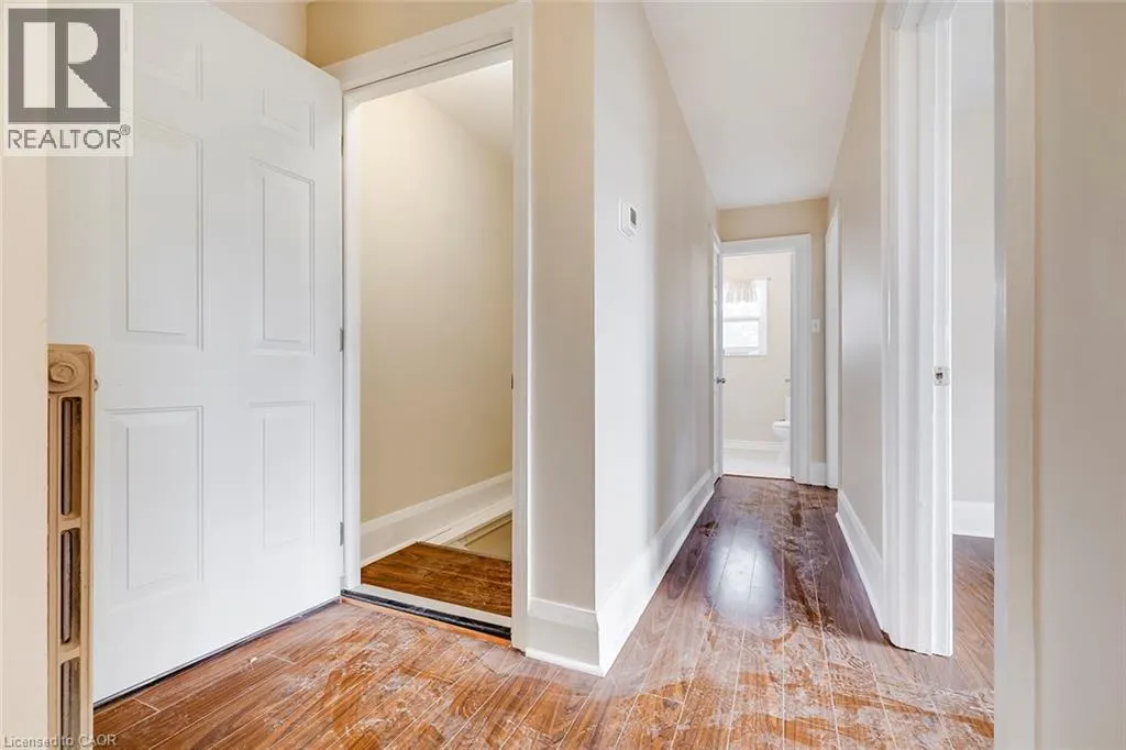 457 KING Street E