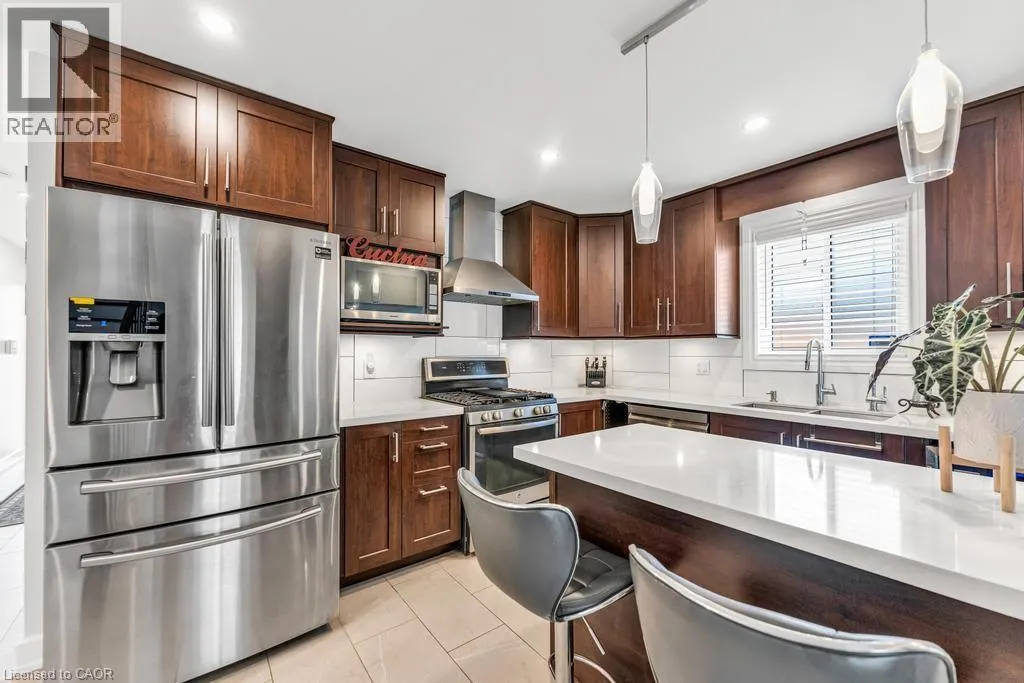 650 ACADIA Drive