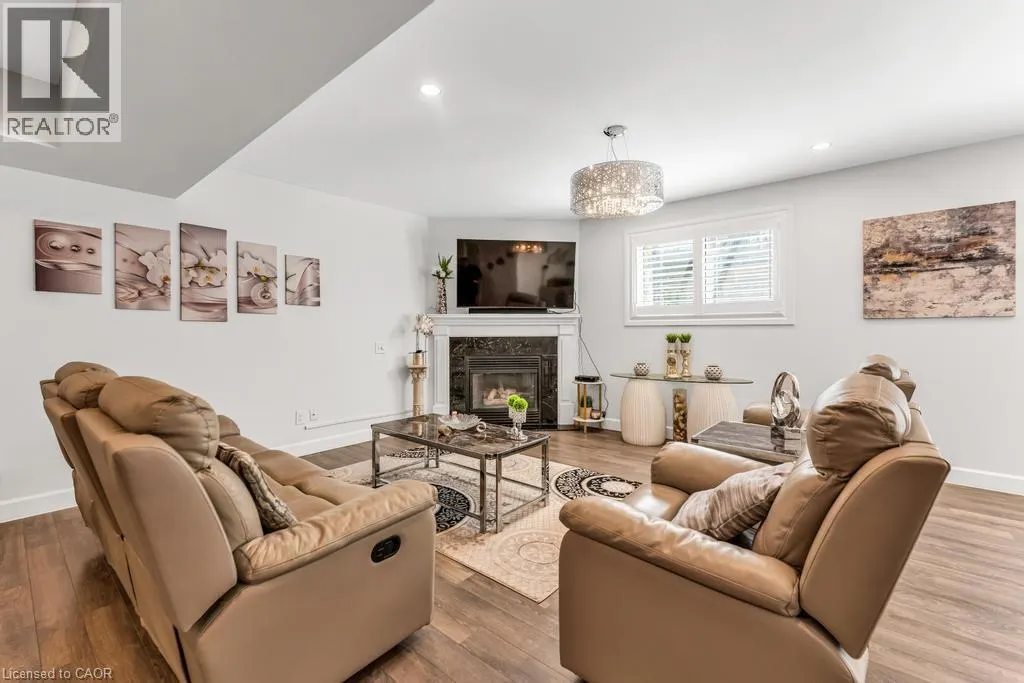 650 ACADIA Drive