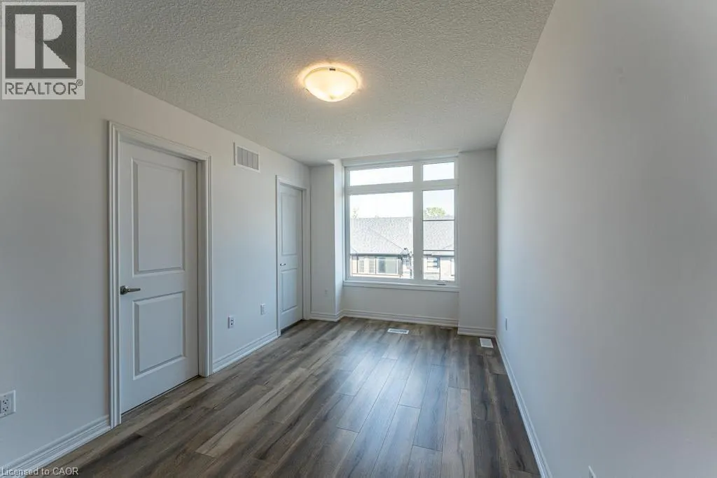 120 COURT Drive Unit# 29, #29