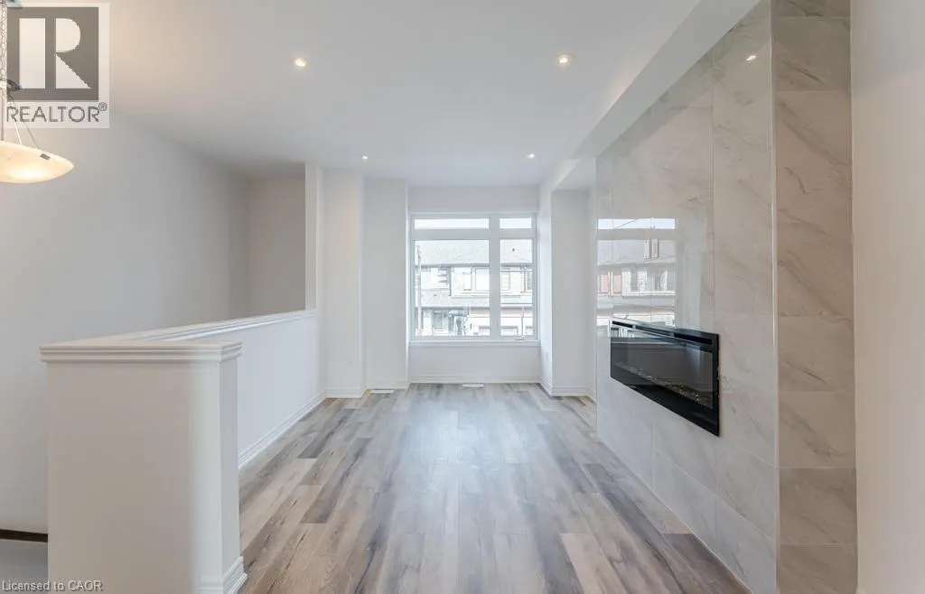 120 COURT Drive Unit# 29, #29