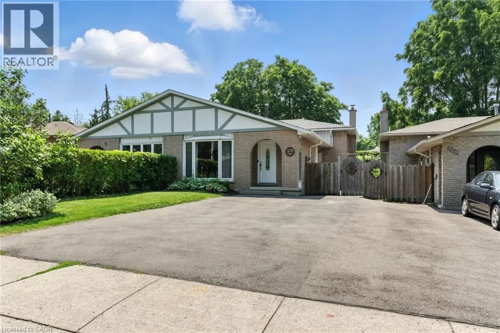 374 MAGNOLIA Drive
