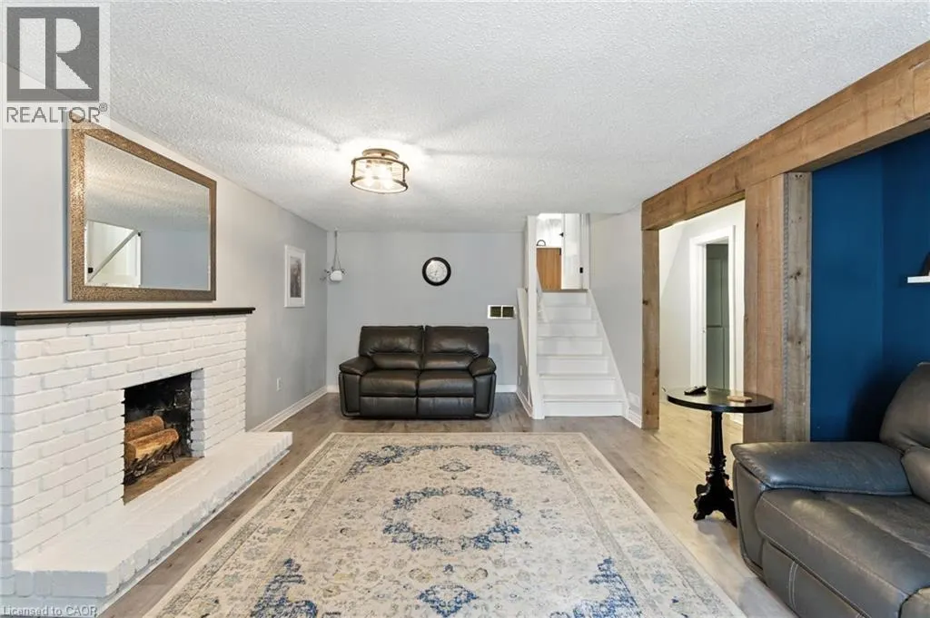374 MAGNOLIA Drive