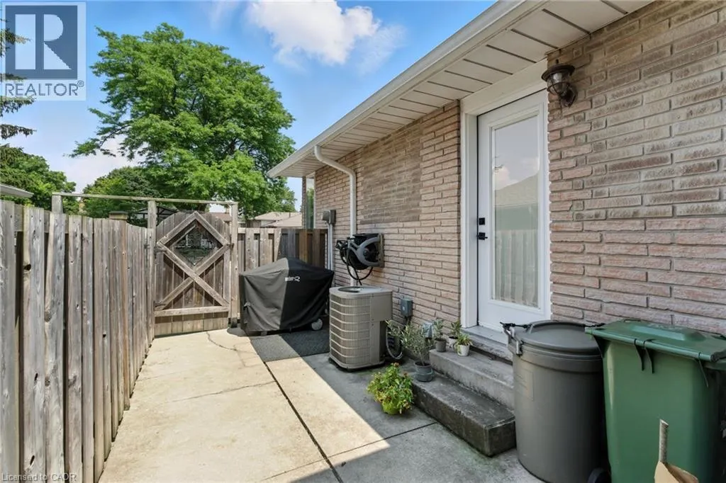 374 MAGNOLIA Drive