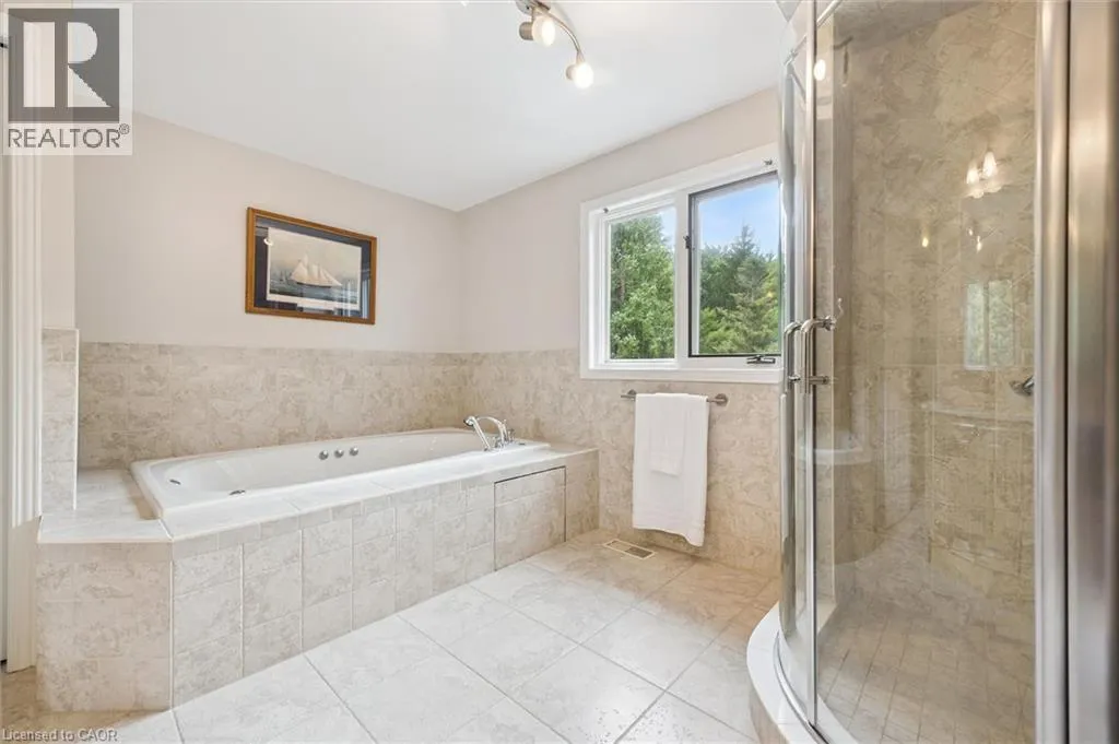 323 AMBERWOOD Drive