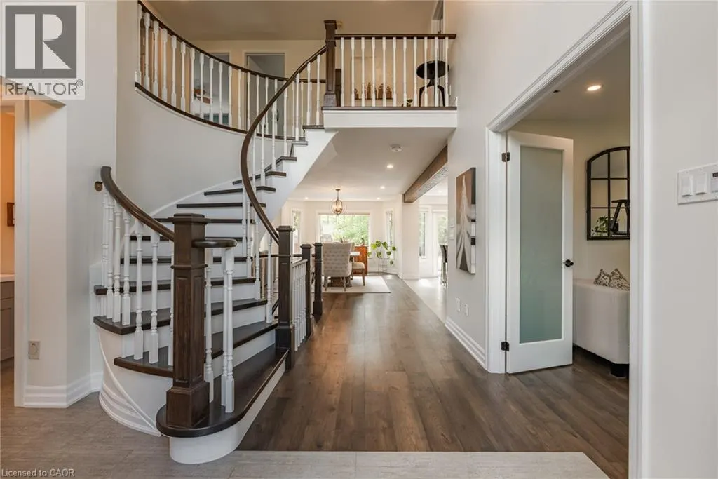 2130 WINDING Way