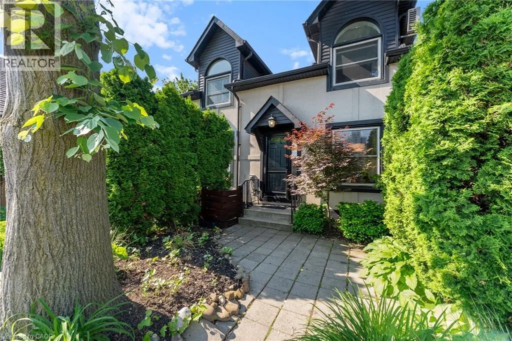 23 MACAULAY Street W Unit# 2, #2