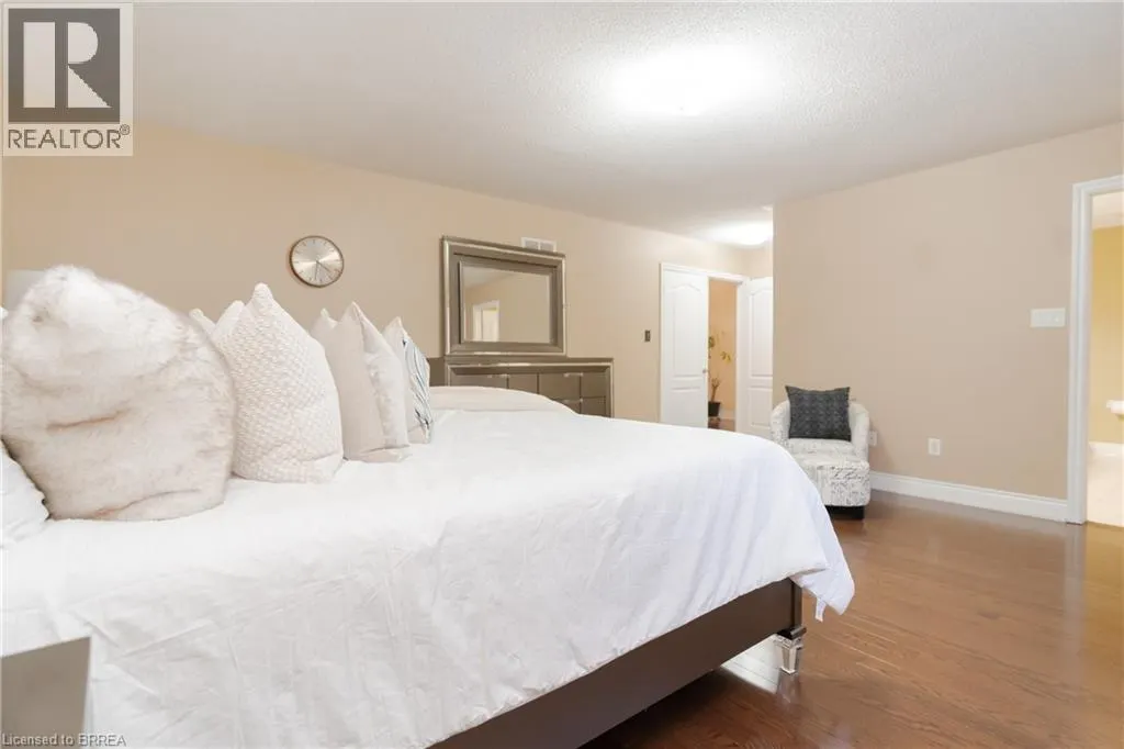 39 HUNTSPOINT Drive