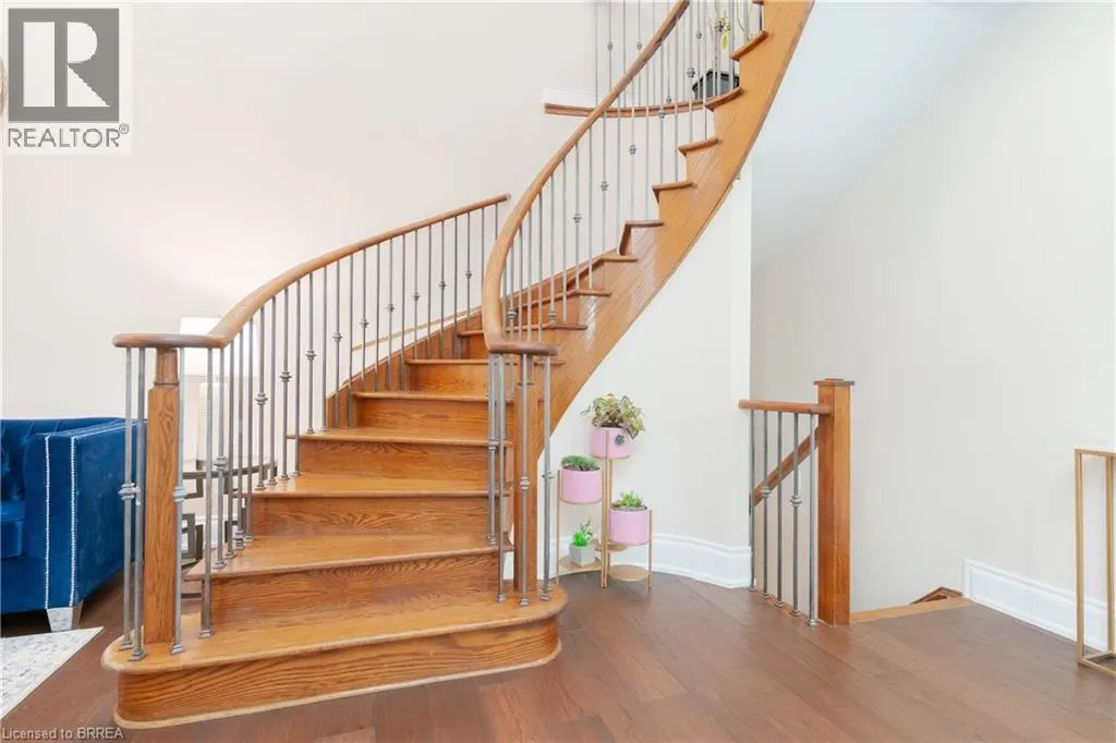 39 HUNTSPOINT Drive