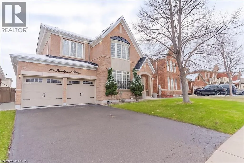 39 HUNTSPOINT Drive