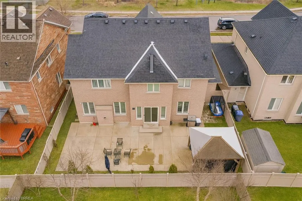 39 HUNTSPOINT Drive