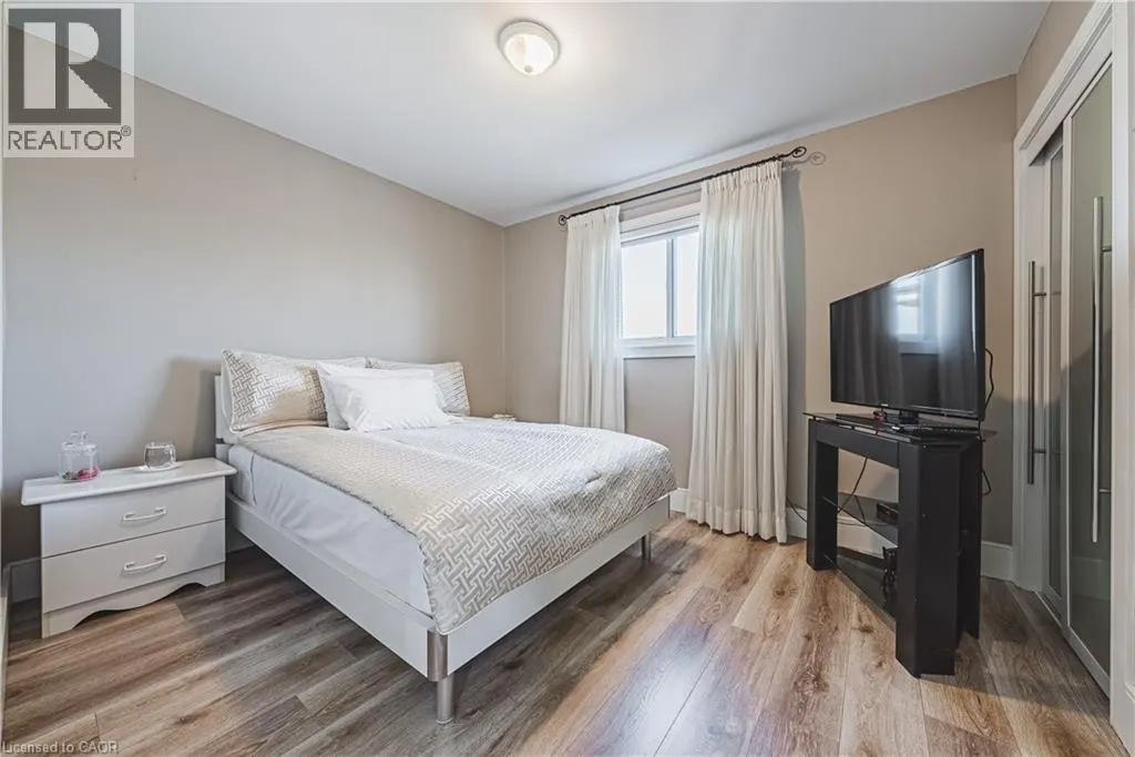 103 BROUGHTON Avenue