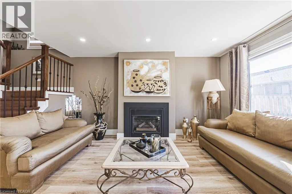 103 BROUGHTON Avenue