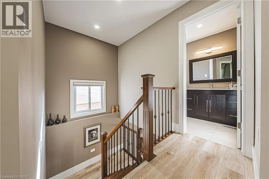 103 BROUGHTON Avenue
