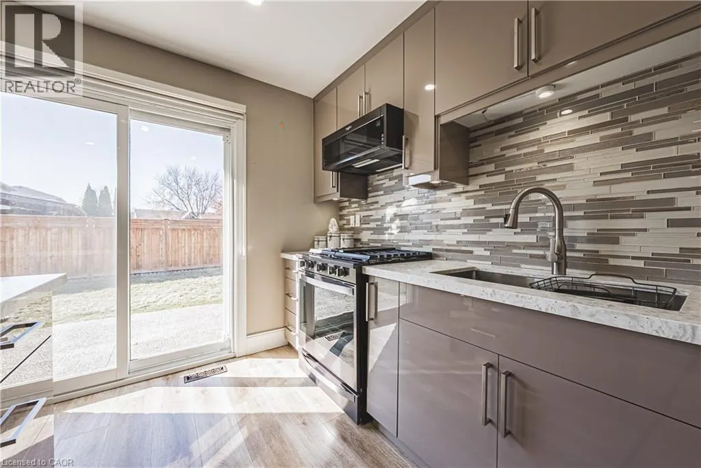 103 BROUGHTON Avenue