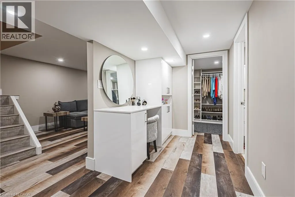 103 BROUGHTON Avenue