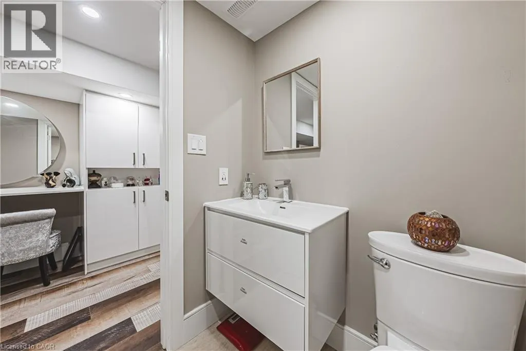 103 BROUGHTON Avenue