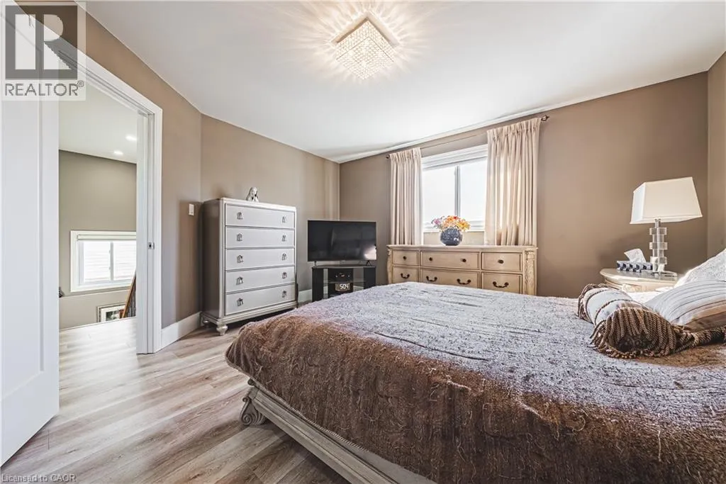 103 BROUGHTON Avenue