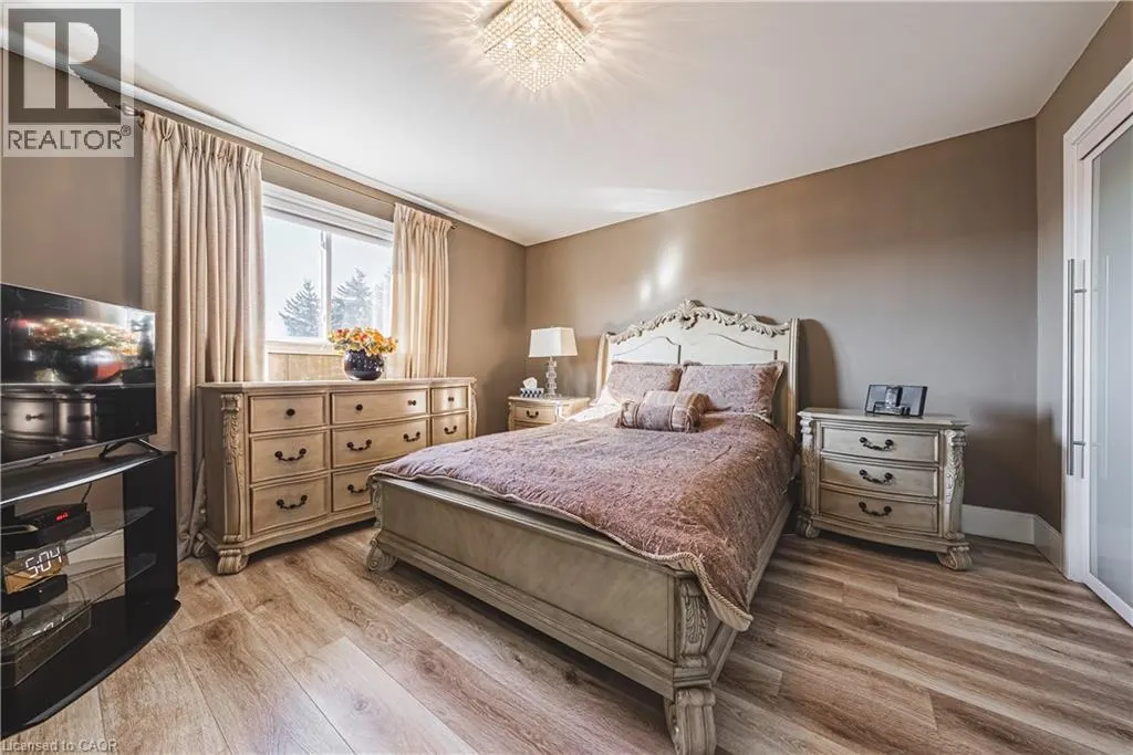 103 BROUGHTON Avenue