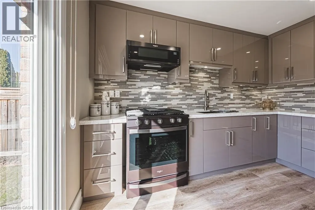 103 BROUGHTON Avenue