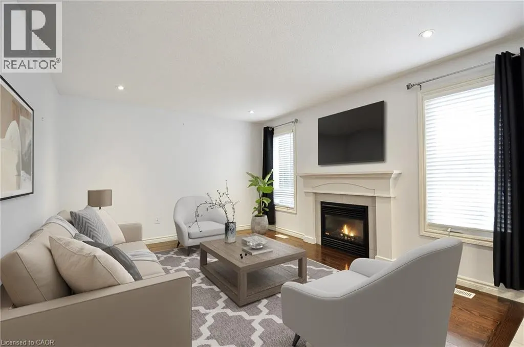 8 LOCKWOOD Street