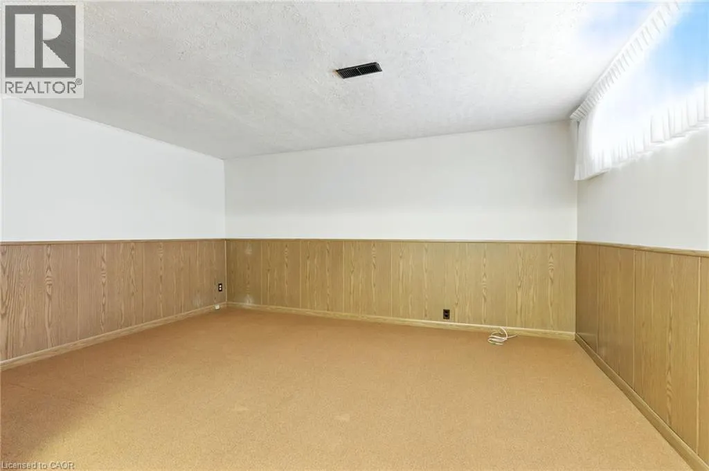 24 MEADOWLARK Drive