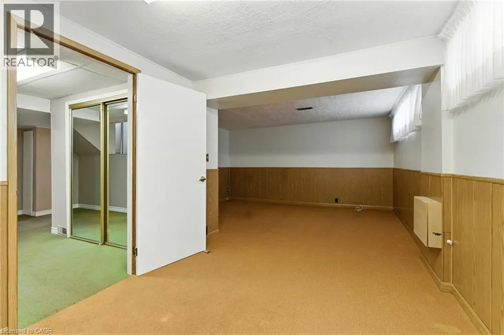 24 MEADOWLARK Drive