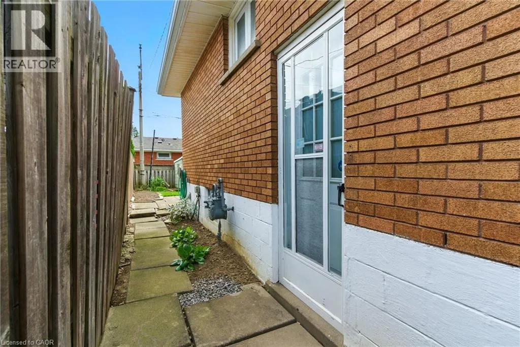 24 MEADOWLARK Drive
